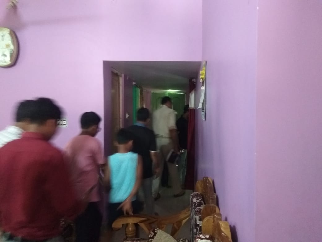 दुमका में चोरों का आतंक, बंद घर में लगातार हो रही है चोरी