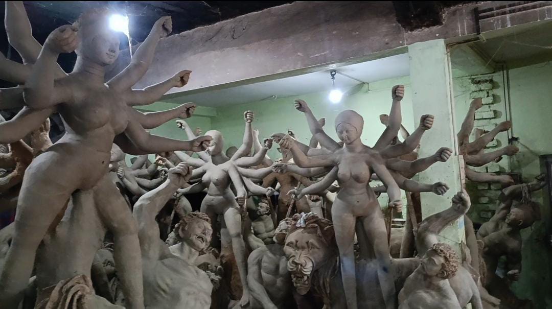 नवरात्र 26 सितंबर से - धनबाद में आकार लेने लगीं प्रतिमाएं, अभी से मिलने लगे हैं आर्डर