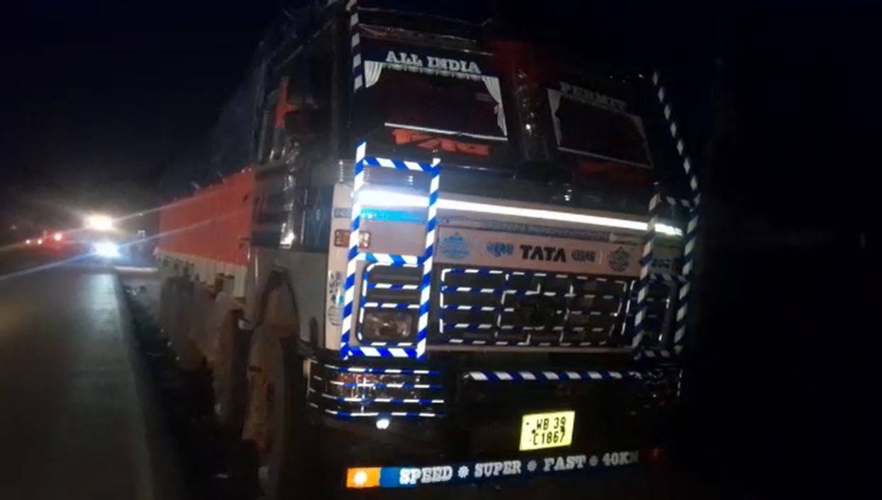 झारखंड से लूटी गई ट्रक बिहार से बरामद, चालक फरार 