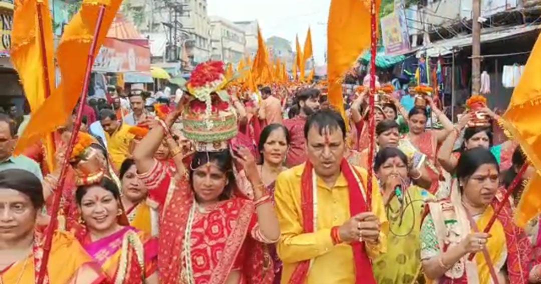 भादो अमावस्या पर रानी सती मंदिर से निकली भव्य शोभा यात्रा, दादी के जयकारों से गुंजा झरिया