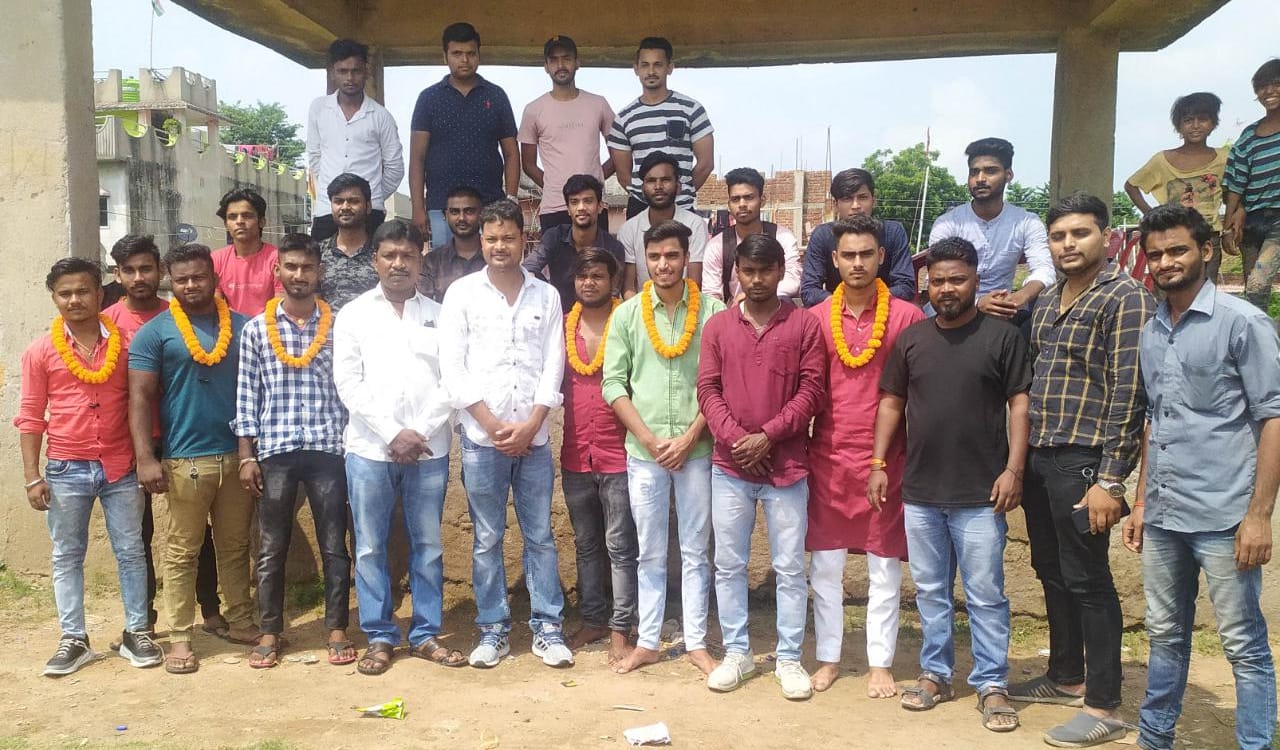 कतरास कॉलेज के दर्जनों छात्रों ने आजसू छात्र संघ की सदस्यता ग्रहण की