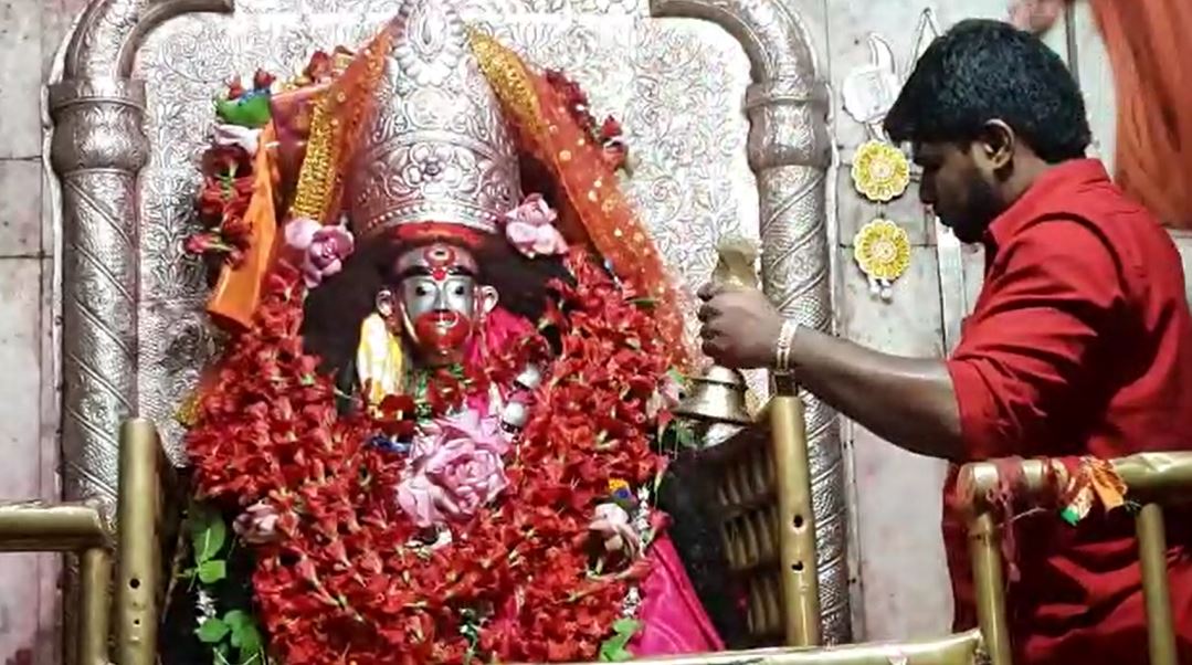 कोरोनाकाल के दो साल बाद कौशिकी अमावस्या पर तारापीठ मंदिर में उमड़ी भक्तों की भीड़, मां को लगी 56 भोग 