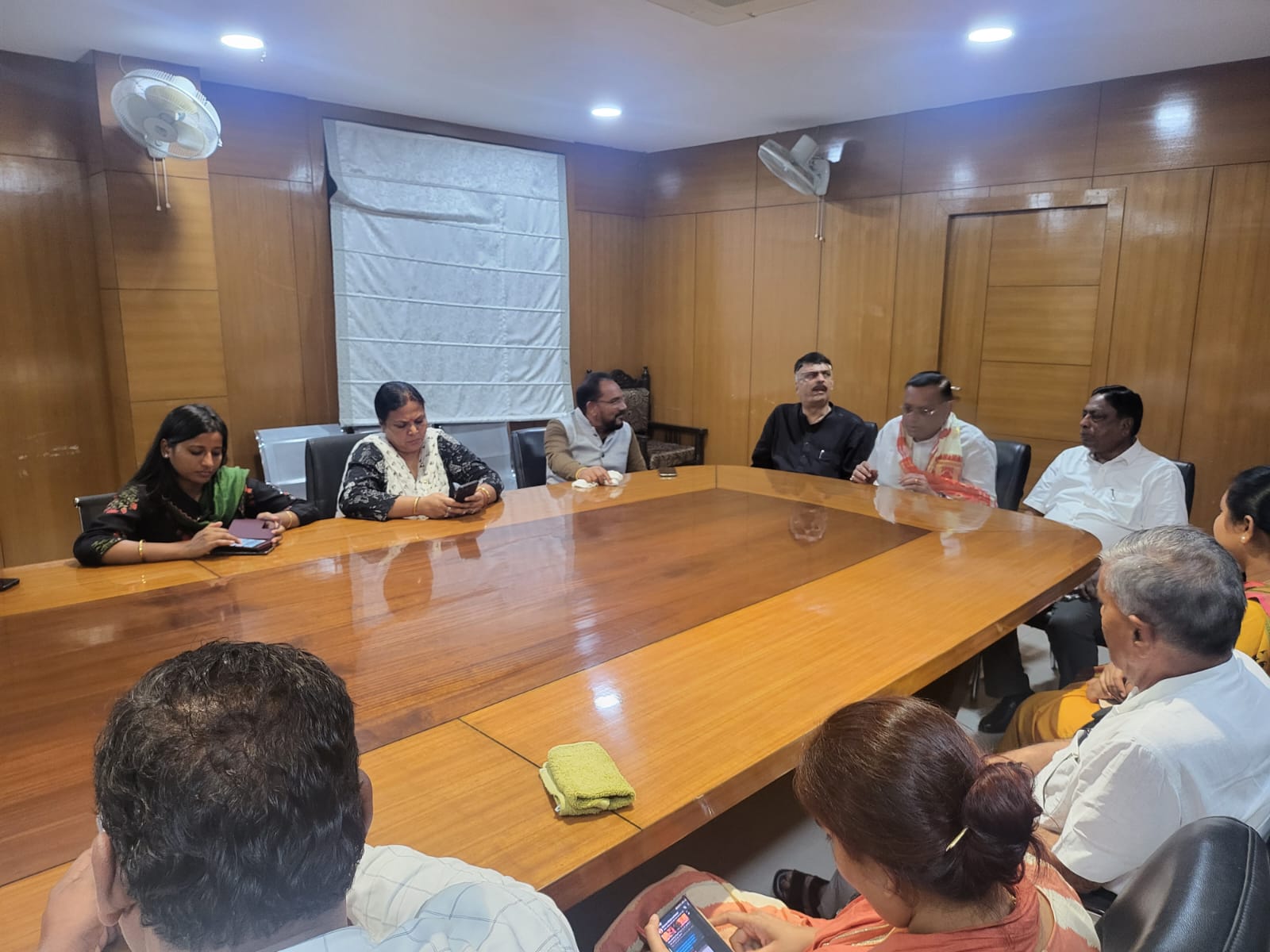 सियासी संकट:कांग्रेस का आरोप झारखंड में विधायकों को तोड़ने की कोशिश