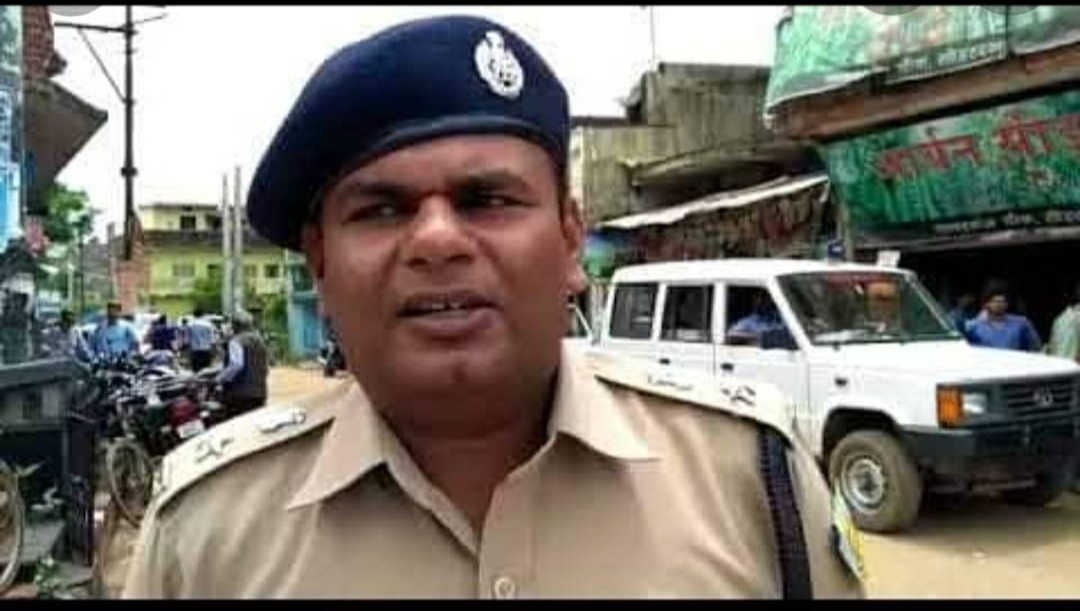 गोविंदपुर जैप तीन के कमांडेंट प्रियदर्शी आलोक पर भुजाली से हमला,बाल बाल बचे