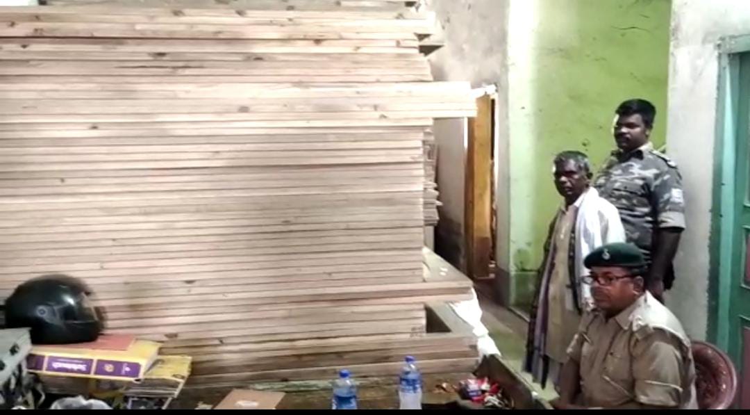 कतरास के अवैध लकड़ी गोदाम में छापा, जानिए आगे क्या हुआ 