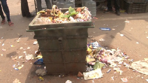 धनबाद का स्टेशन रोड बना डंपिंग यार्ड, जानिए इसकी वजह क्या है 