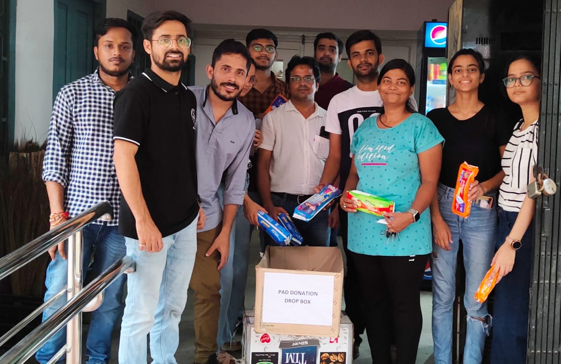 IIT (ISM) के नवोदित टेक्नोक्रेटो ने घूम  घूम कर दिया सफाई का सन्देश  