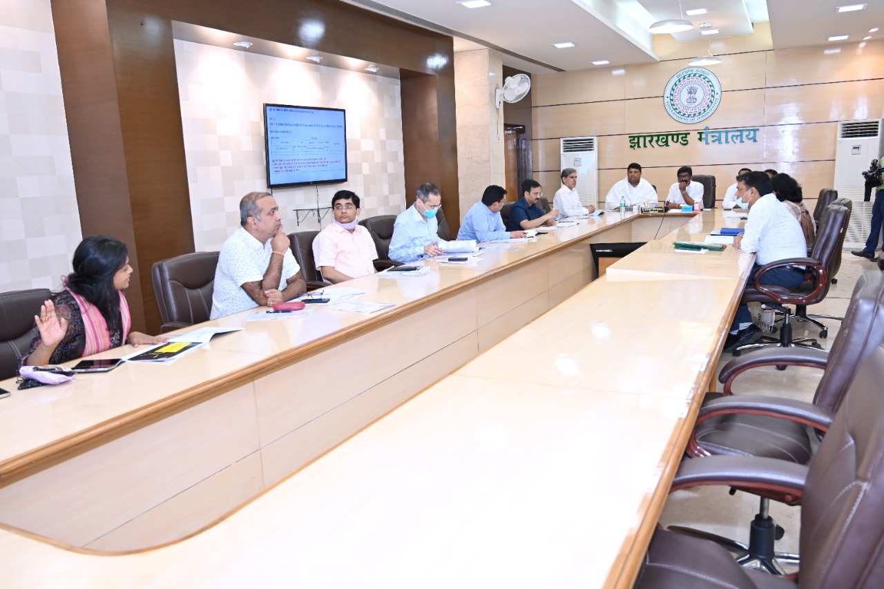 CM  हेमन्त सोरेन ने संताल परगना और पलामू में सूखे को लेकर उच्च स्तरीय समीक्षा बैठक की, अधिकारियों को दिए कई निर्देश 