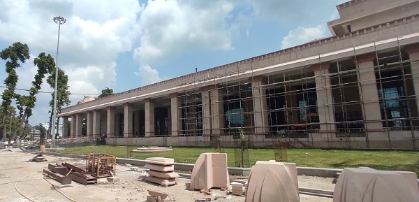 Ayodhya Railway Station : वर्ल्ड क्लास सुविधाओं से लैस होगा जंक्शन, देखें अंदर की शानदार तस्वीर