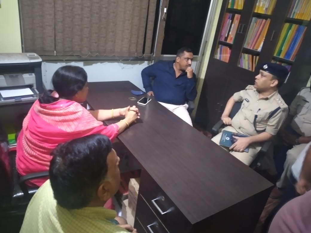 स्वास्थ्य मंत्री से मिल कर पूछे परिजन,  लापता मनीष का कब तक मिलेगा सुराग