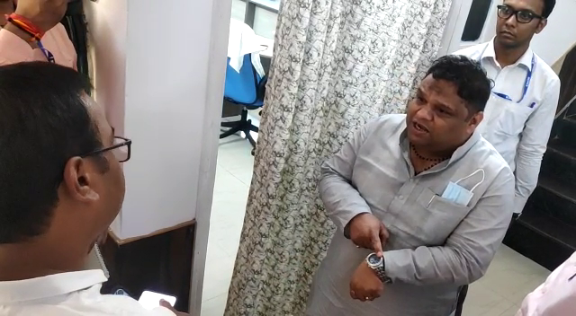 राष्ट्रीय बाल संरक्षण आयोग की टीम पहुंची दुमका, नदारद मिले डीसी और एसपी -जानिए क्यों