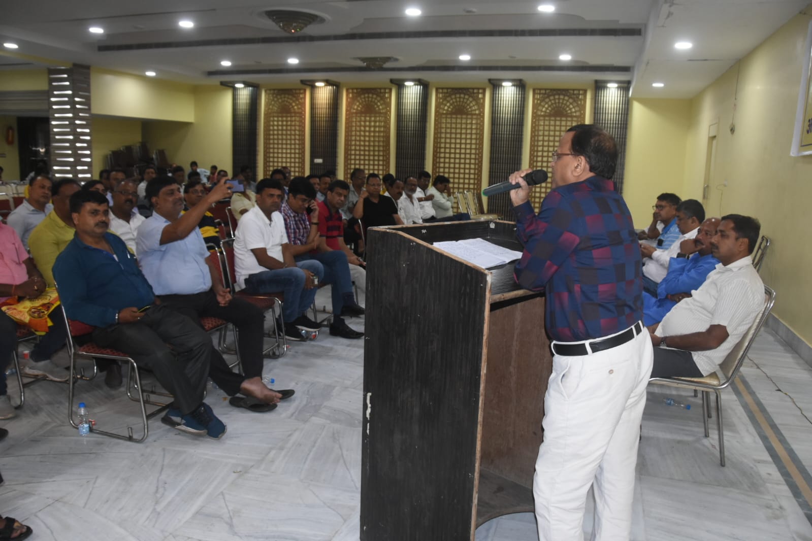 टूटा धनबाद के कारोबारियों का धैर्य, लगातार अपराध के खिलाफ करेंगे आंदोलन, मांग रहे सुरक्षा की गारंटी