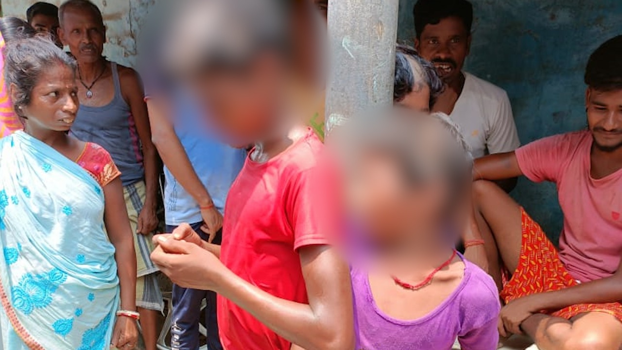 मुंगेर: चोरी के आरोप में नाबालिग की खंभे से बांधकर पिटाई, सिर भी मुंडवाया