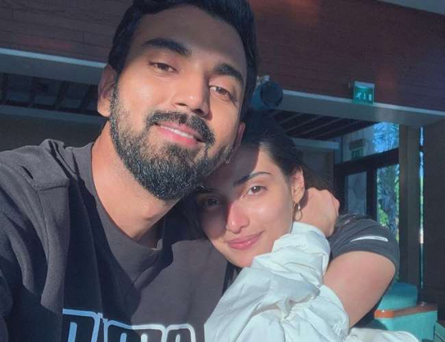 तीन सालों का साथ, अब जुड़ेगा बंधन! अथिया और राहुल के घर जल्द बैंड बाजा बारात 