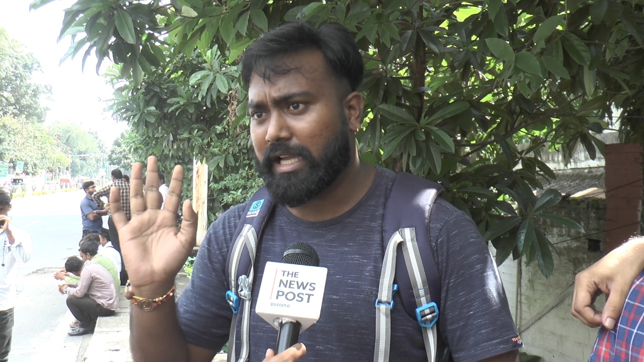 JPSC असिस्टेंट इंजीनियर अभ्यर्थी पहुंचे सीएम आवास, लेकिन सीएम ने नहीं की मुलाकात, जानिए क्यों 