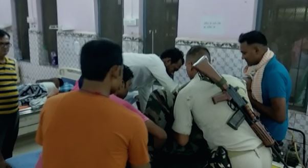 112 क्विक रिस्पांस टीम की गाड़ी हुई दुर्घनाग्रस्त, पुलिसकर्मी जख्मी 