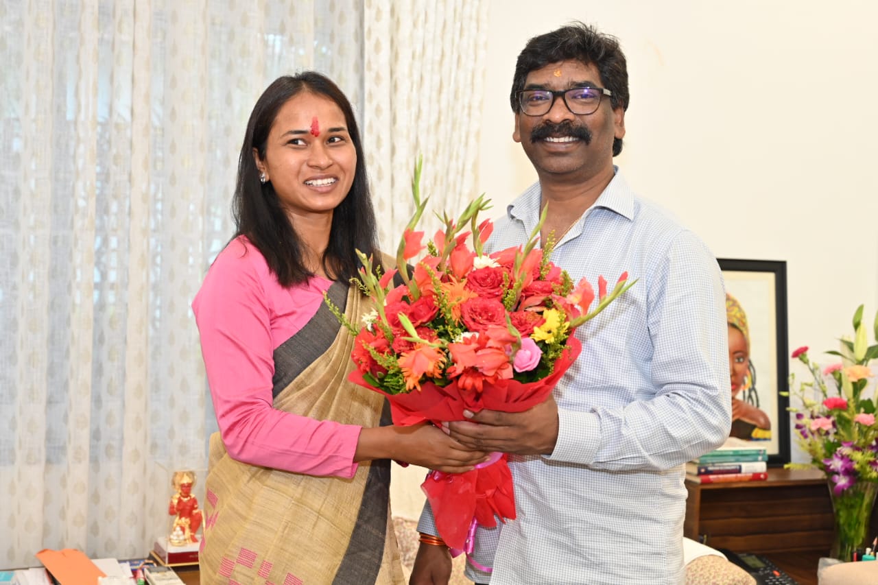मांडर विधायक शिल्पी नेहा तिर्की को बनाया गया TAC सबकमेटी का मेंबर, सीएम से की शिष्टाचार मुलाकत