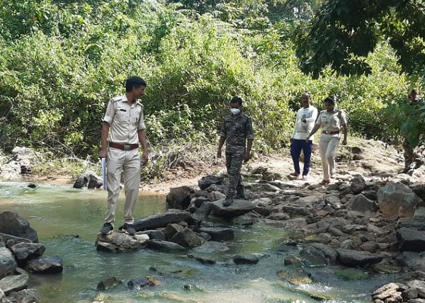 दुष्कर्म के बाद बेरहमी से हत्या, हफ्ते भर बाद मिला शव, परिजनों ने आनन फानन में किया दाह-संस्कार