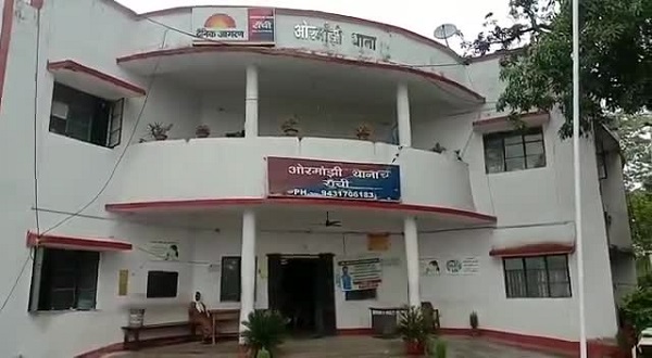 विशेष समुदाय के मनचलों ने कहा, दोस्ती करो नहीं तो उठा लेंगे- जानिये क्या है मामला