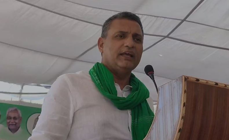  मंत्री सुधाकर सिंह ने कृषि विभाग के पदाधिकारियों को कहा चोर,  खुद को बताया चोरों का सरदार!  