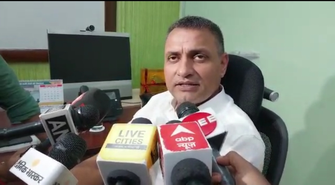 सुधाकर सिंह ने अपने इस्तीफ़े की चर्चा को किया खारिज, कहा वे मंत्री रहेंगे या नहीं ये सिर्फ लालू यादव तय करेंगे