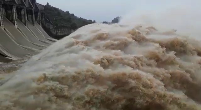 लगातार तीन दिनों से हो रही बारिश कारण से जनजीवन हुआ अस्त व्यस्त