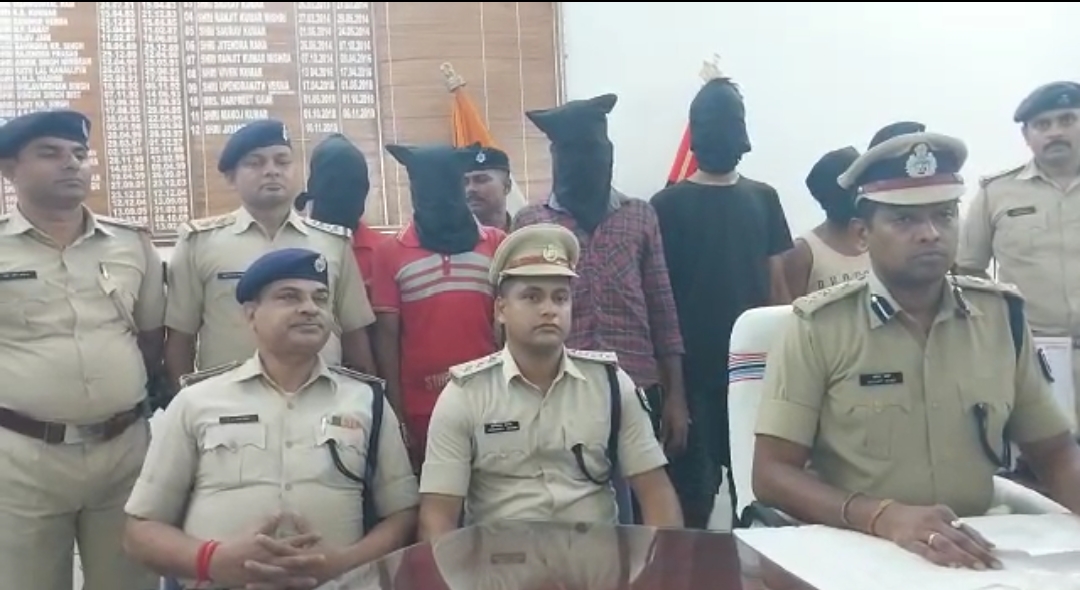 मुजफ्फरपुर में कई घटनाओं को अंजाम देने के लिए जुटे थे अपराधी, पुलिस ने रंगे हाथ धर दबोचा