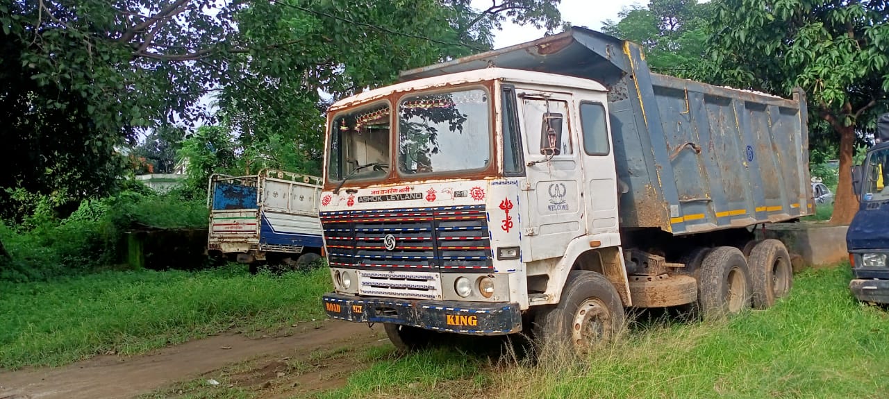 अवैध माइनिंग के विरुद्ध सिमडेगा पुलिस की छापेमारी, जानिये एक जब्त वाहन से क्या मिला