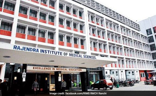 हाई कोर्ट ने RIMS को लगाई  फटकार, कहा-  सुनिश्चित करें दवा और इलाज