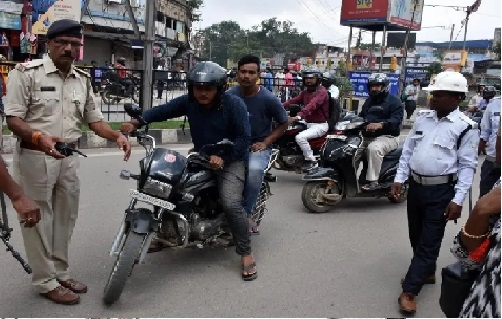 रांची में Traffic Rules का Violation करने वाले करीब 55 हजार लोगों का कटा चालान, जानिये कितनी हुई वसूली