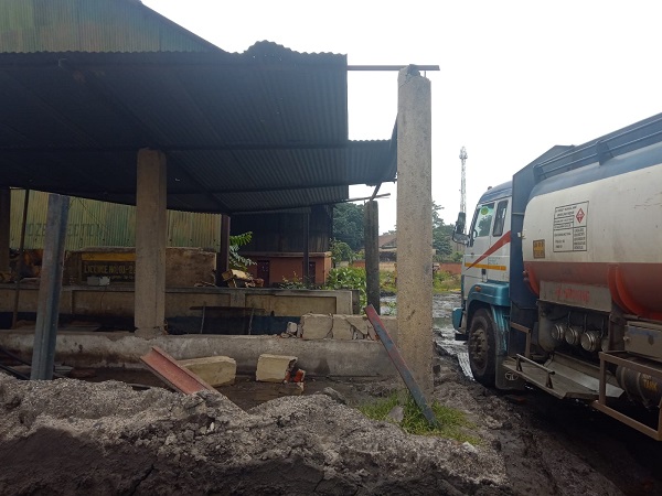 गिद्दी सी परियोजना का जर्जर डीजल शेड का पिलर गिरा, स्टाफ घायल, नहीं मिला समय पर एम्बुलेंस