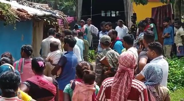 प्रेमिका को गोली मार हुआ फरार , कई वर्षों से लिव इन रिलेशनशिप में थे दोनों