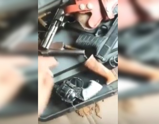 अवैध हथियारों के साथ सोशल मीडिया पर डाला वीडियो, पुलिस लगी पीछे