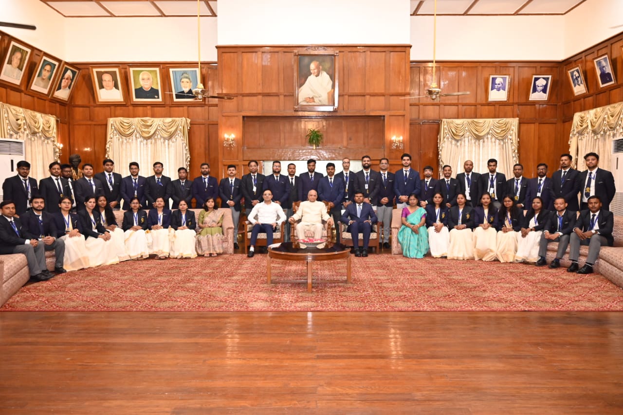 दायित्वों के निर्वहन के लिए रहें सदा समर्पित,  राज्यपाल ने JPSC के नवनियुक्त पदाधिकारियों को दिया सुझाव 