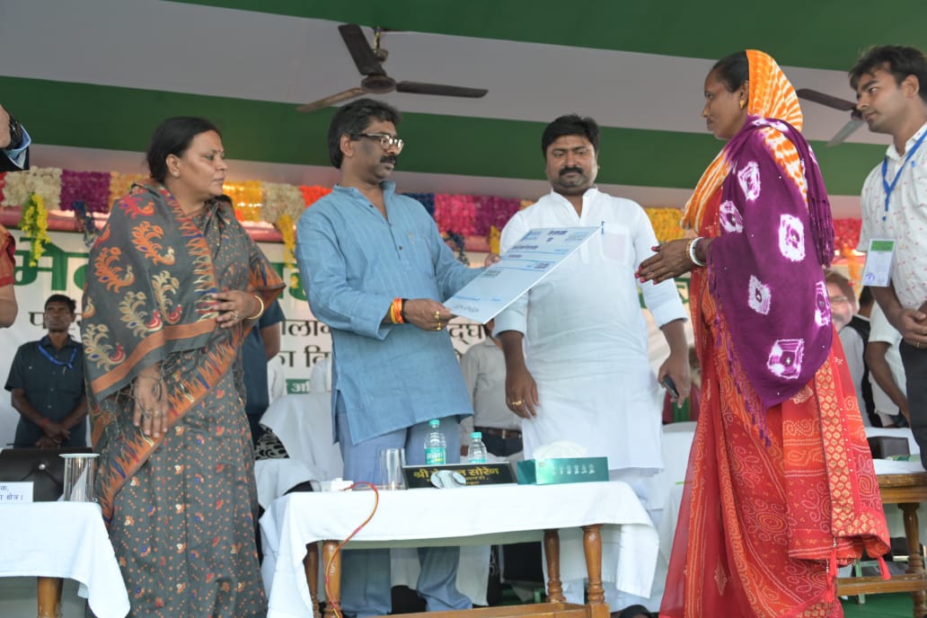 सीएम हेमंत सोरेन ने अपने विधानसभा क्षेत्र बरहेट में दी कई सौग़ात, जानिये और कहा क्या