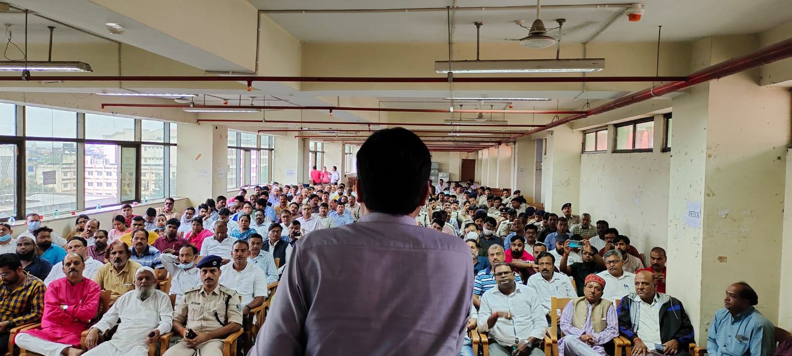 दुर्गापूजा: प्रशासन ने सुरक्षा का दिया आश्वासन, सोशल मीडिया पर रहेगी पुलिस की पैनी नजर