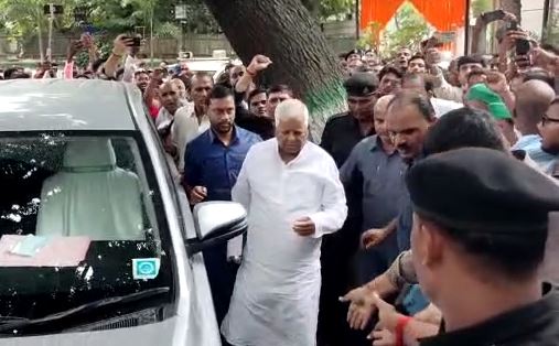 राजद सुप्रीमो लालू प्रसाद यादव अचानक पहुंचे पार्टी कार्यालय, कार्यकर्ताओं में मचा हड़कंप  