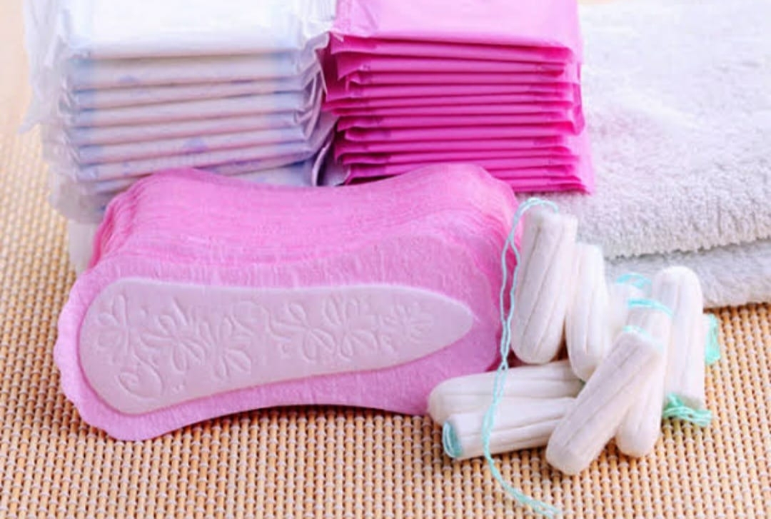 DHANBAD: दस रुपए लेकर स्कूल में बच्ची को सैनिटरी नैपकिन देने के मामले की जांच शुरू, अभिभावक क्या कर रहे सवाल,जानिए