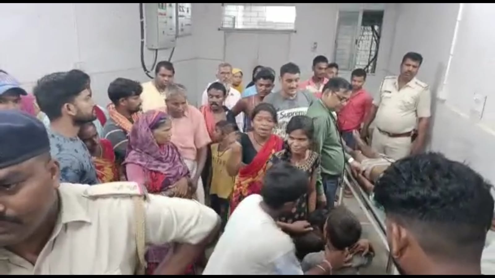 घर की इज्जत बचाना दो भाइयों को पड़ा मंहगा,एक की गई जान, तो दूसरा अस्पताल में भर्ती    