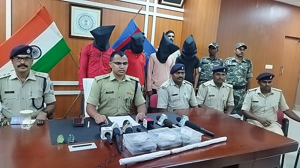 गोड्डा कॉलेज हत्याकांड में "डेविल्स ग्रुप" के दो नाबालिग समेत 6 गिरफ्तार