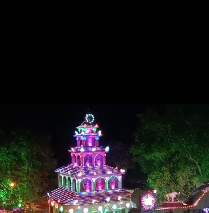 पूजा पंडालों के साथ मंदिरों में भी हो रही मां चंद्रघंटा की आराधना