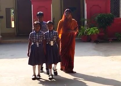 पति ने पत्नी को जलाने का किया प्रयास, महिला जान बचाकर पहुंची एसएसपी कार्यालय