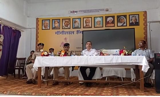 चाईबासा में प्रमंडल स्तरीय एंटी ड्रग अवेयरनेस प्रोग्राम, जानिए स्कूली बच्चों को क्या दी गई सीख