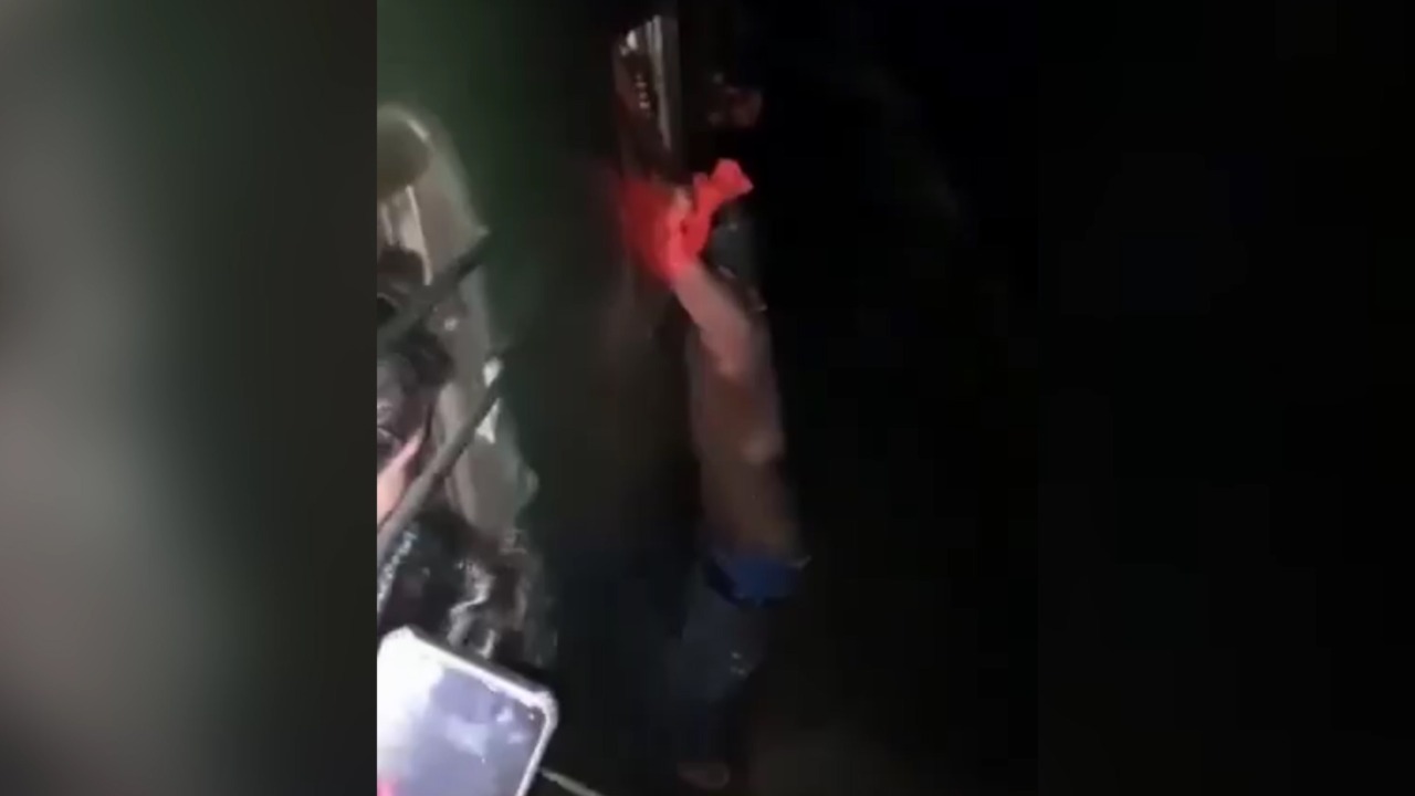 शर्मनाक : भागलपुर में भी वही वाकया , चलती ट्रेन में चोर चिल्लता रहा लेकिन नहीं पसीजा यात्री का दिल