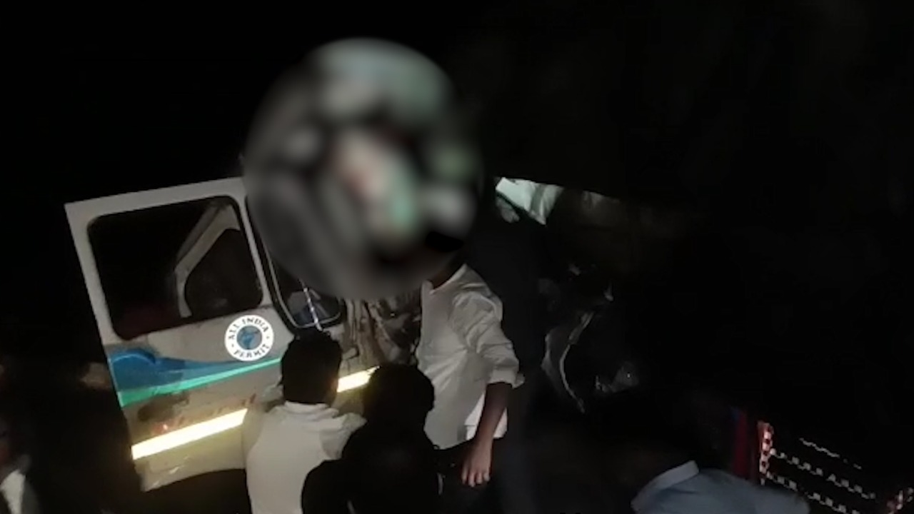 रांची-रामगढ़ हाईवे पर तीन ट्रेलर और एक स्कार्पियो में जोरदार टक्कर, स्कार्पियो सवार समेत ट्रेलर चालक घायल