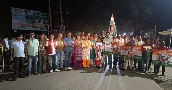 चाईबासा : अंकिता भंडारी हत्या मामले पर युवा कांग्रेस का मार्च, कार्यकर्ताओं ने दी श्रद्धांजलि