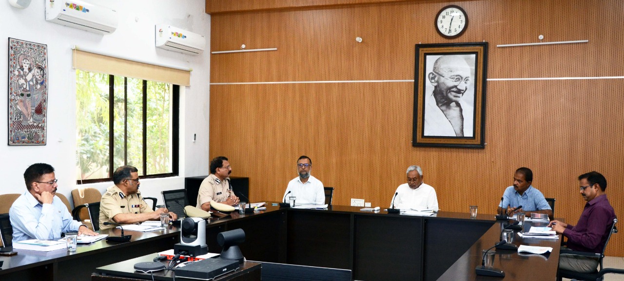 बिहार में बढ़ते अपराध को लेकर सीएम नीतीश ने अधिकारियों के साथ की अहम बैठक, दिए कई दिशा-निर्देश