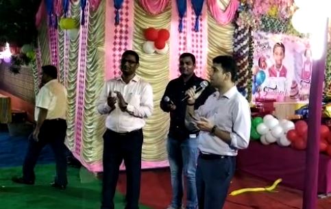 जहानाबाद के DM ने गाना गाकर लोगों को किया आनंदित, वीडियो वायरल   