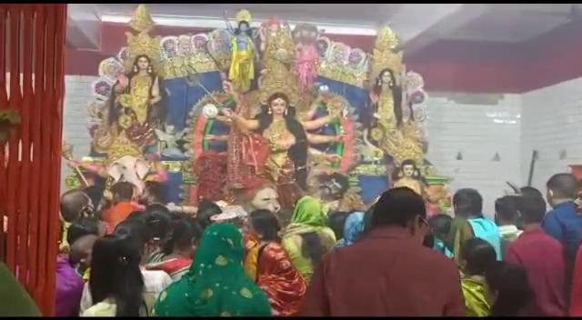 सावधान! श्रद्धालुओं की भीड़ में हाथ साफ कर रहे चेन चोर