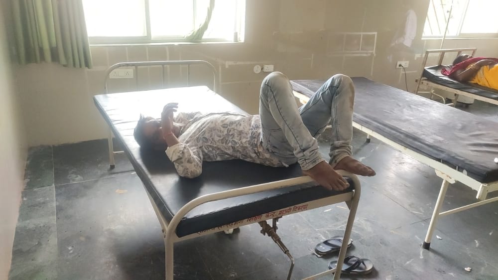 सड़क दुर्घटना: रिश्तेदार के दाह संस्कार में भाग लेने जा रहे युवक की मौत, एक गंभीर रूप से घायल